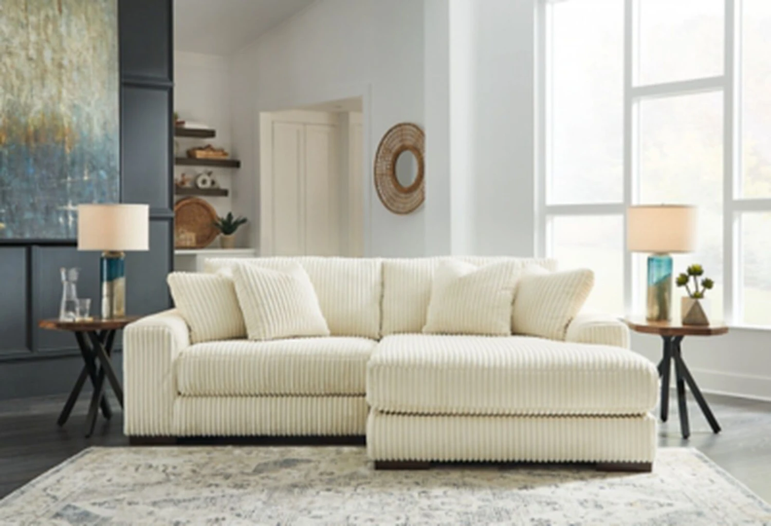 Ashley Lindyn 2-Piece Sectional With Chaise 3 Ashley Lindyn 2-Piece Sectional With Chaise